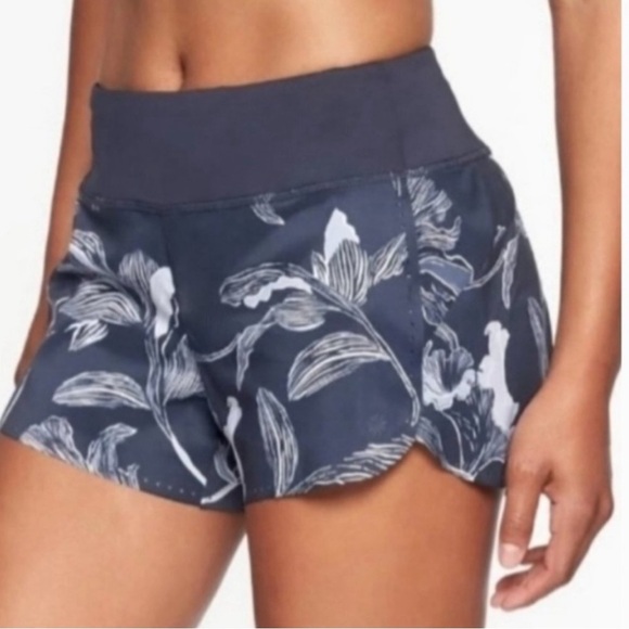 Athleta Laser Run Shorts Women’s Medium Navy Floral Pull On Zipper Pocket Lined - Picture 3 of 13